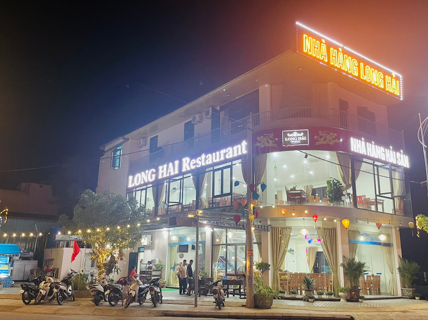 Nhà hàng hải sản Long Hải Hải Tiến: Nhà hàng ngon hút khách